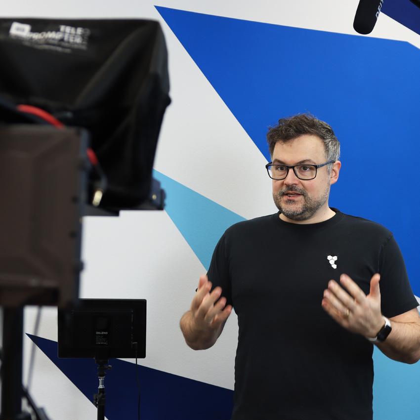 Benjamin Franz recording the webinar "From Great Design to Great Code to Great Medical Devices: How to align IEC 62366-1 and IEC 62304"